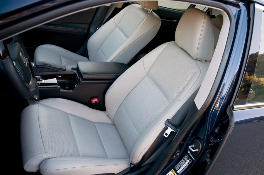  Lexus ES350 2013 года  (фото 43 из 64)